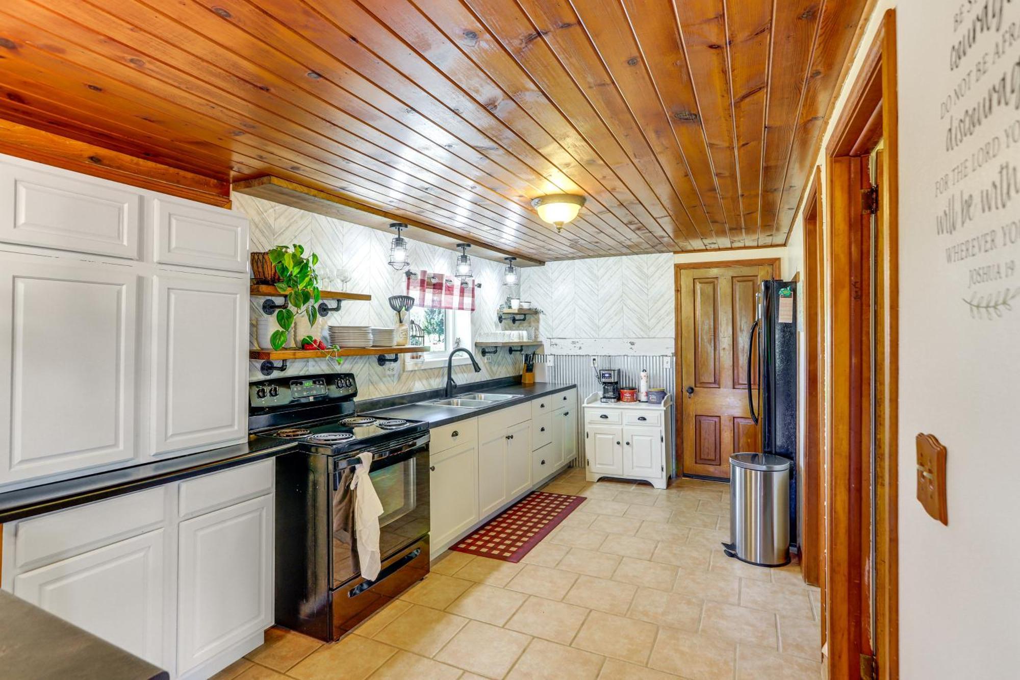 Quiet Shiloh Retreat With Spacious Yard And Fireplace! 외부 사진